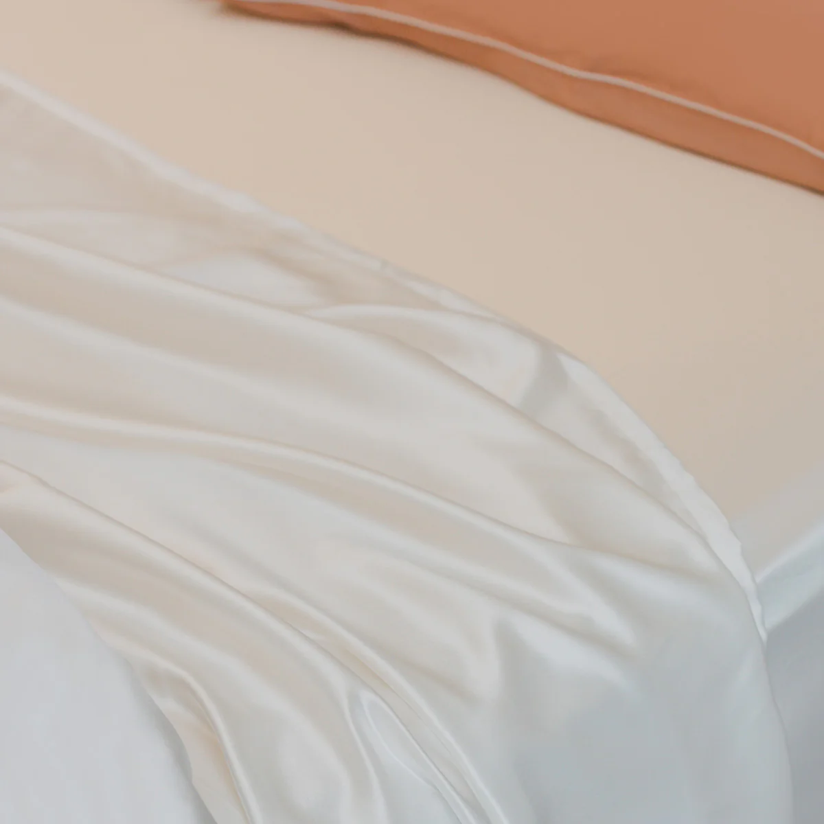 Atelier Medica Organic Silk Fitted Base Sheet - Image 11