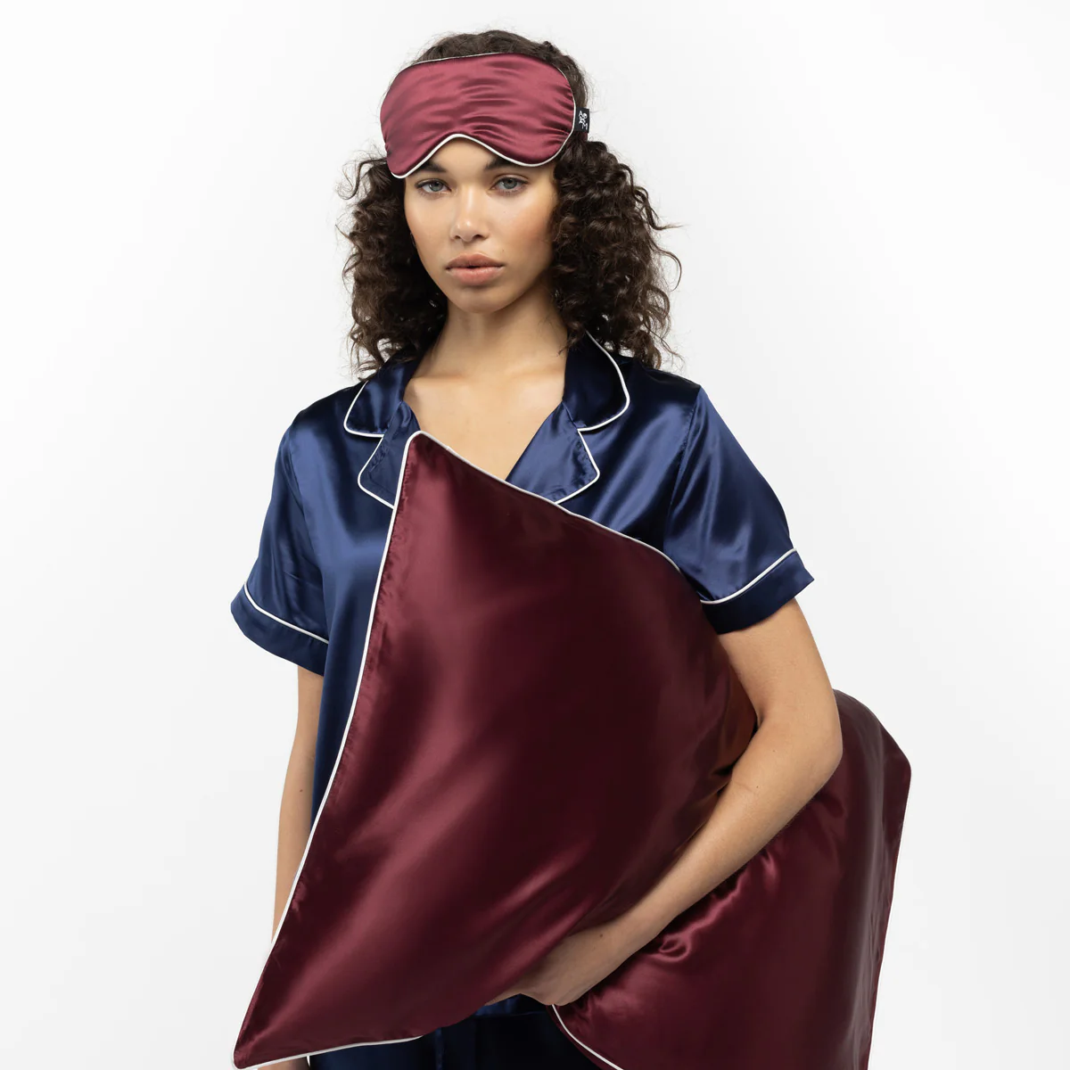 Atelier Medica Organic Silk Pillowcase - Image 4